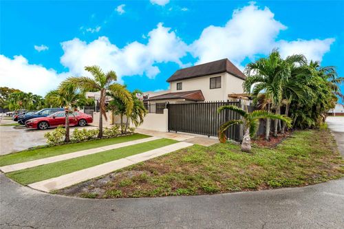 5565 Nw 194th Ln, Miami Gardens, FL, 33055-6125 | Card Image