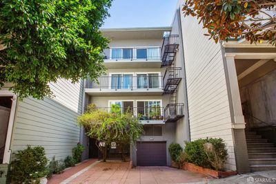 6 - 1426 Taylor Street, Condo with 2 bedrooms, 2 bathrooms and 1 parking in San Francisco CA | Image 2