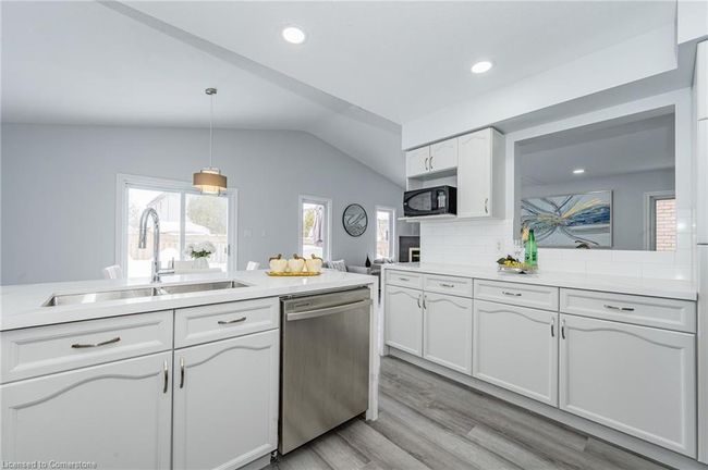 830 Brandenburg Blvd, House other with 4 bedrooms, 4 bathrooms and 4 parking in Waterloo ON | Image 23
