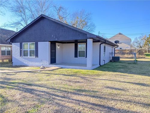 620 Pasler St, College Station, TX, 77840-2075 | Card Image
