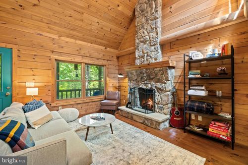 47 Gore Rd, Castleton, VA, 22716-2738 | Card Image