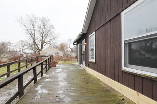 1450 Carman St, Burton, MI, 48529-1210 | Card Image