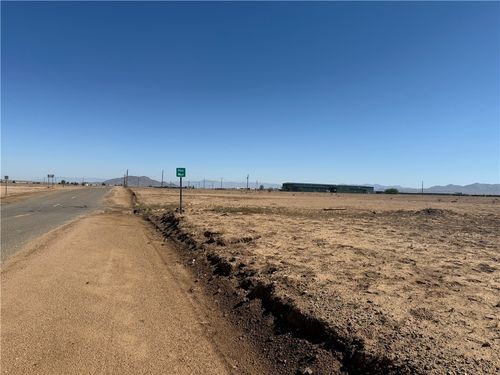 4 E Gilbert Road, Kingman, AZ, 86401 | Card Image