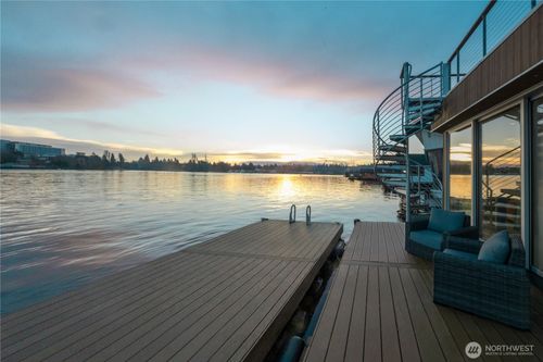 c-3012 Fuhrman Ave E, Seattle, WA, 98102-3888 | Card Image