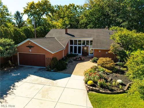 916 Elywood Dr, Elyria, OH, 44035-3601 | Card Image