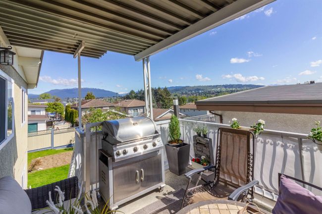 3680 Godwin Avenue, Home with 10 bedrooms, 4 bathrooms and 2 parking in Burnaby BC | Image 8