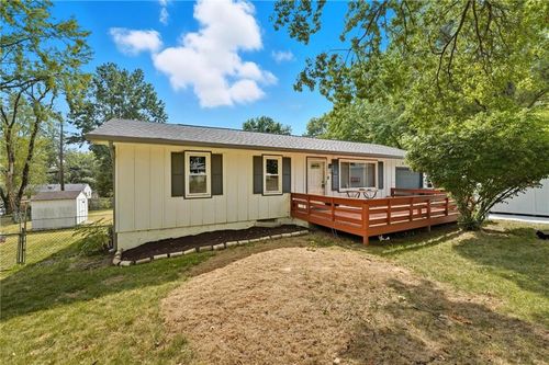 8201 110th St, Kansas City, MO, 64134-3025 | Card Image