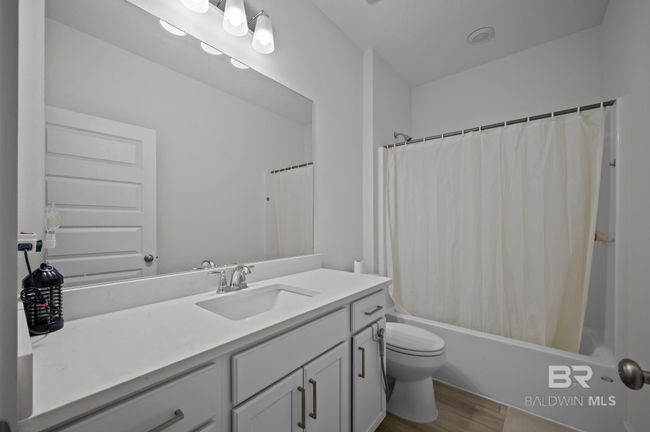 bathroom 3 | Image 25