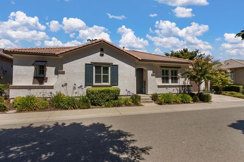 8081 Linda Isle Ln, Sacramento, CA, 95831-5830 | Card Image