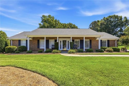 1075 Foothills Dr, Kernersville, NC, 27284-8875 | Card Image