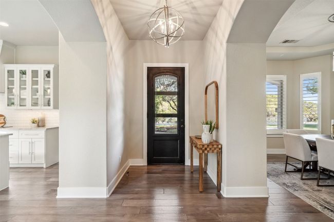 511 Hurst Creek Rd, House other with 5 bedrooms, 4 bathrooms and 6 parking in Lakeway TX | Image 12
