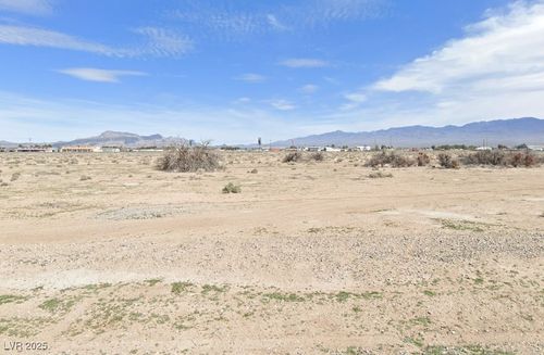800 Brady Ln, Pahrump, NV, 89048 | Card Image