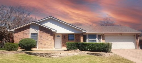 5919 Pleasant Hill Dr, Arlington, TX, 76016-4400 | Card Image