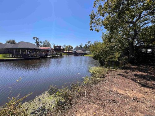 32742 Cypress Dr, Springfield, LA, 70462-7618 | Card Image