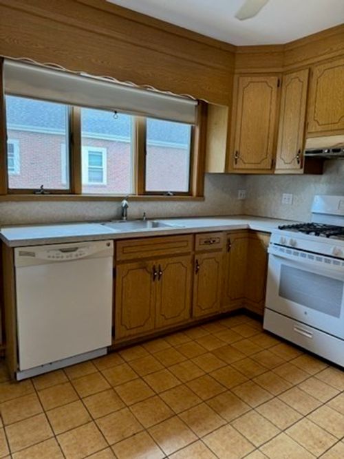 2-25 Larose Pl, Boston, MA, 02135-3401 | Card Image