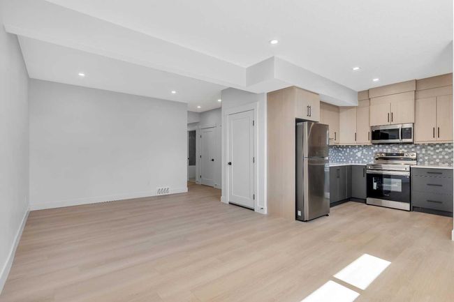 42 Collingwood Place Nw, House other with 5 bedrooms, 4 bathrooms and 2 parking in Calgary AB | Image 39