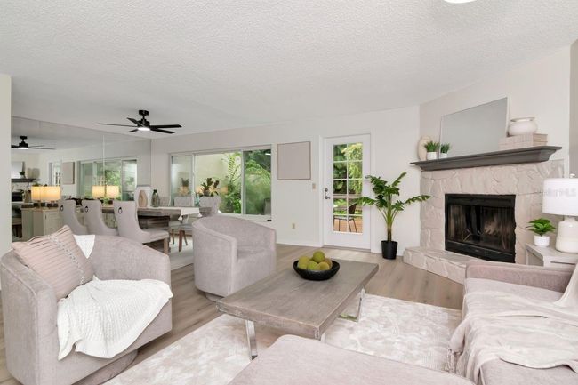 Living Area | Image 10
