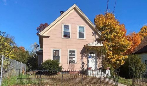 105 Ford St, Brockton, MA, 02301-2710 | Card Image