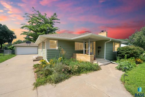 2309 S 5th Ave, Sioux Falls, SD, 57105-4003 | Card Image