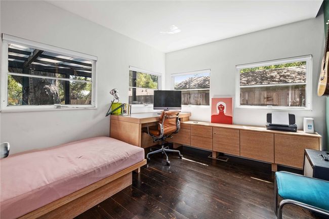 503 E Live Oak St, House other with 3 bedrooms, 1 bathrooms and 2 parking in Austin TX | Image 16