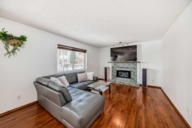 240 Arbour Ridge Way Nw, Home with 6 bedrooms, 3 bathrooms and 5 parking in Calgary AB | Image 6