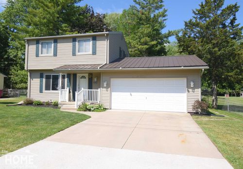 723 Center St, Owosso, MI, 48867-1413 | Card Image
