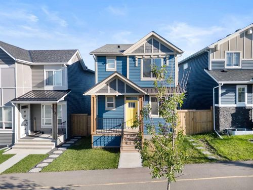 571 Livingston Way Ne, Calgary, AB, T3P1R7 | Card Image