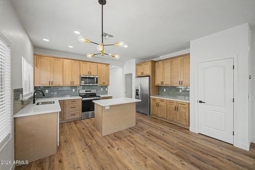 3644 S Joshua Tree Ln, Gilbert, AZ, 85297-7935 | Card Image