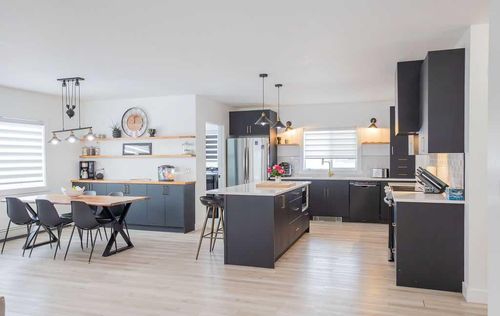 638 9 Ave, Wainwright, AB, T9W1B3 | Card Image