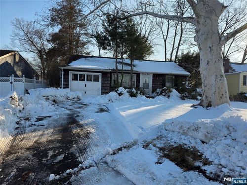 93 Highland Ave, Emerson, NJ, 07630-1213 | Card Image
