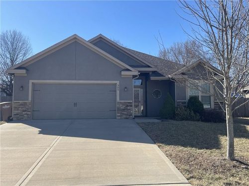 305 E Olive St, Raymore, MO, 64083-8397 | Card Image