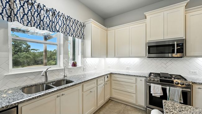 179 Prairie Dawn, House other with 3 bedrooms, 3 bathrooms and null parking in Spring Branch TX | Image 6