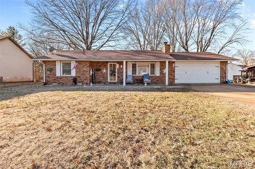 42 Duke Dr, Maryville, IL, 62062-5712 | Card Image