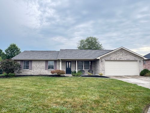 2211 Honeysuckle Way, Sellersburg, IN, 47172-9364 | Card Image