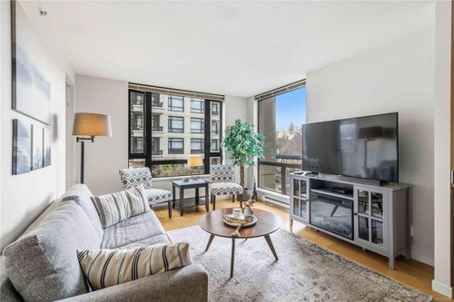 207-751 Fairfield Rd, Victoria, BC, V8W4A4 | Card Image