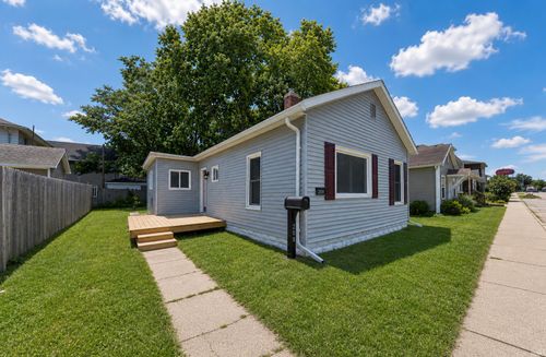 208 Union St, Mishawaka, IN, 46544-2250 | Card Image