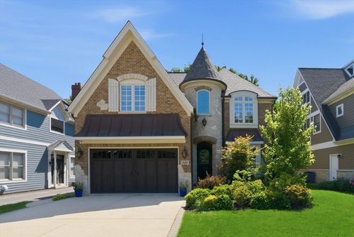 329 Kenmore Ave, Elmhurst, IL, 60126-3562 | Card Image