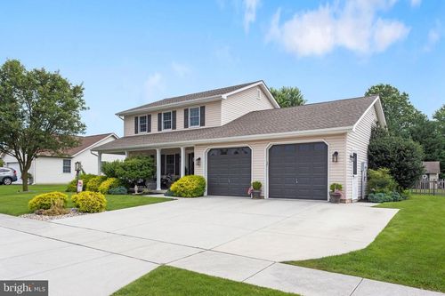 205 Panther Dr, HANOVER, PA, 17331-7792 | Card Image