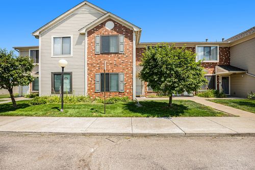 30685 Hidden Pines Ln, Roseville, MI, 48066-7303 | Card Image