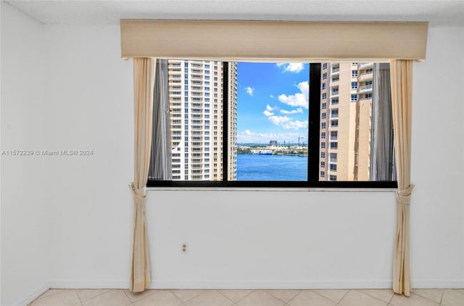 APT-1816 - 540 Brickell Key Dr, Condo with 2 bedrooms, 2 bathrooms and null parking in Miami FL | Image 7