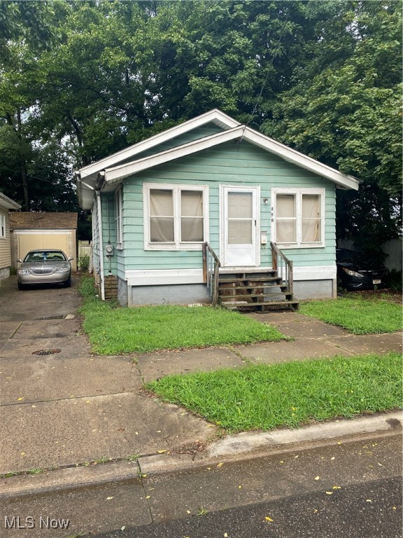 Roger Ave, Akron, OH 44305