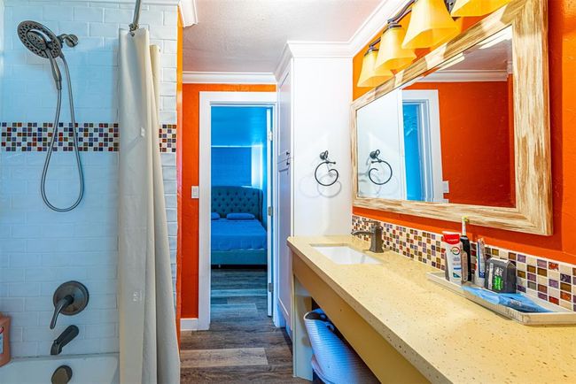 Jack and Jill Bath! | Image 13