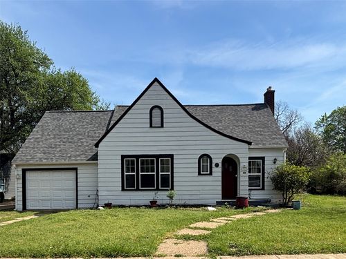 605 W Crockett St, Ennis, TX, 75119-4610 | Card Image