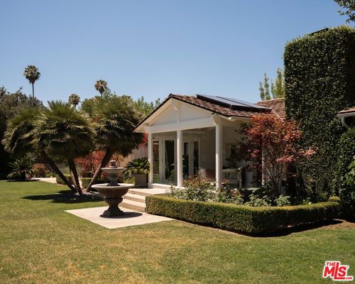880 Canterbury Rd, San Marino, CA, 91108-1343 | Card Image