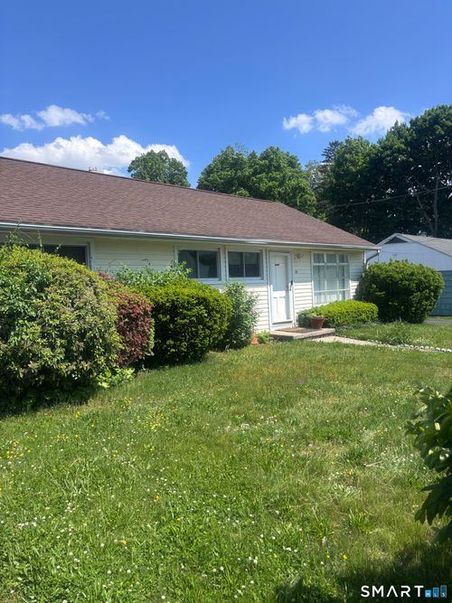 74 Leonard Dr, Bridgeport, CT, 06606-1105 | Card Image