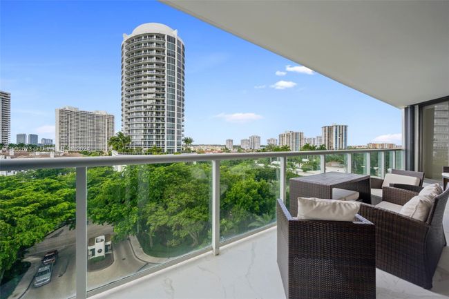 903 - 4000 Island Blvd, Condo with 2 bedrooms, 2 bathrooms and null parking in Aventura FL | Image 18