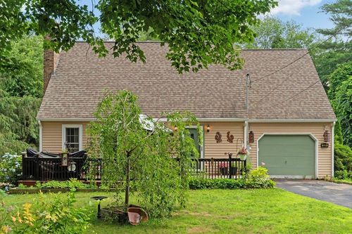 1236 Woonsocket Hill Rd, North Smithfield, RI, 02896-8131 | Card Image