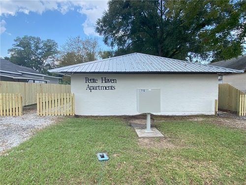 715 E 6th St, Bogalusa, LA, 70427-4774 | Card Image