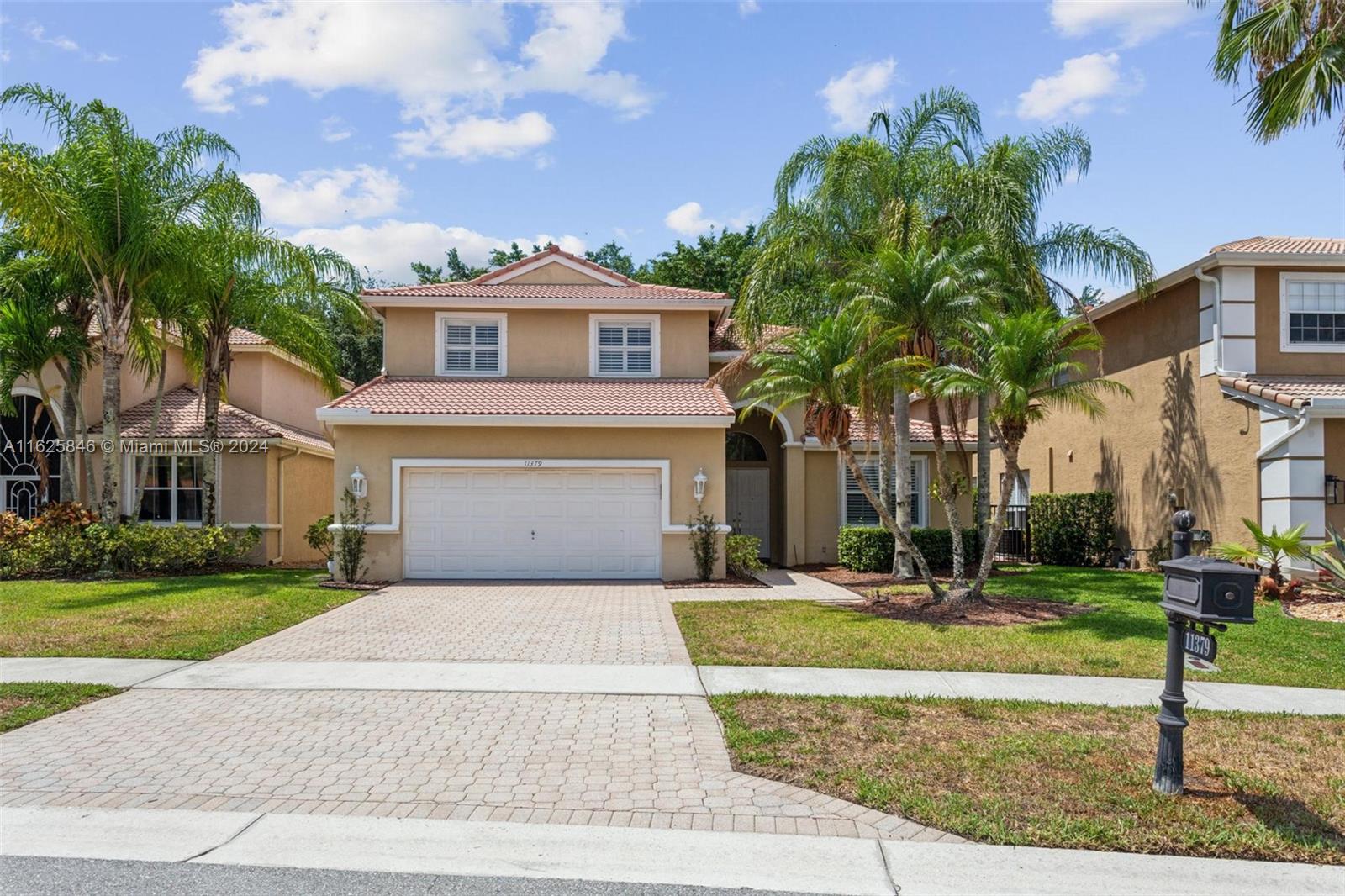 Sea Grass Cir, Boca Raton, FL 33498