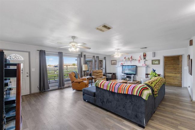727 Partridge Ln, House other with 3 bedrooms, 3 bathrooms and 2 parking in Eagle Lake TX | Image 20